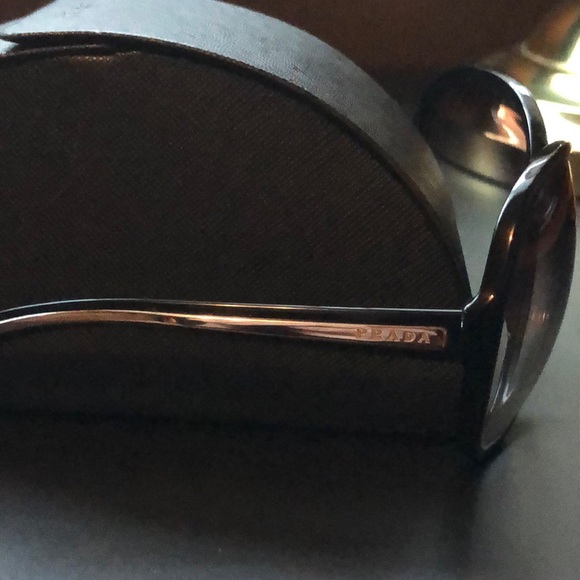 Prada sunglasses 😎 - Picture 5 of 5